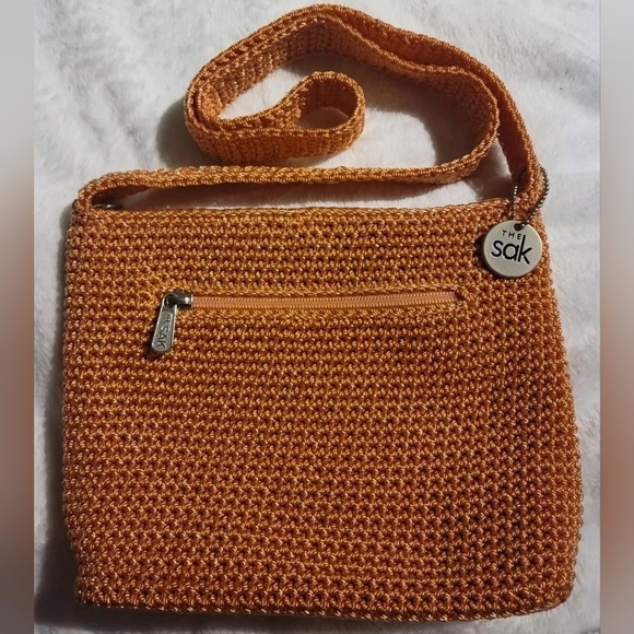 NWOT The Sak Crocheted Demi Hobo Shoulder Bag Peachy Coral Color Purse Brand New - Picture 1 of 16